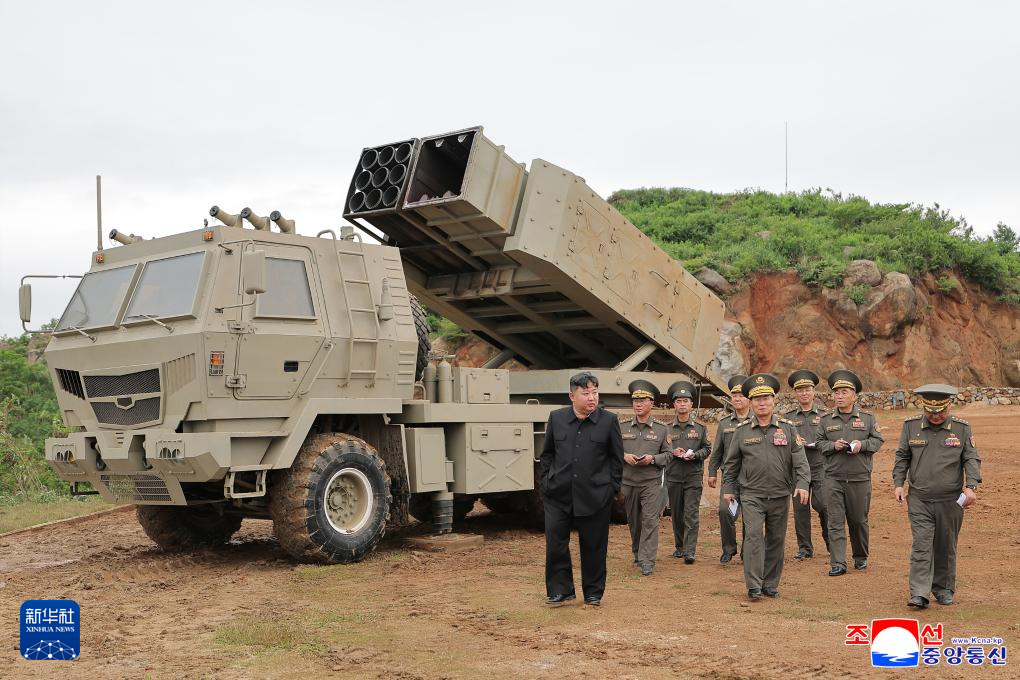 金正恩观摩朝鲜国防科研机关重要武器试验