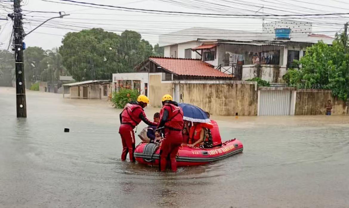 巴西两州连日暴雨已致8人死亡