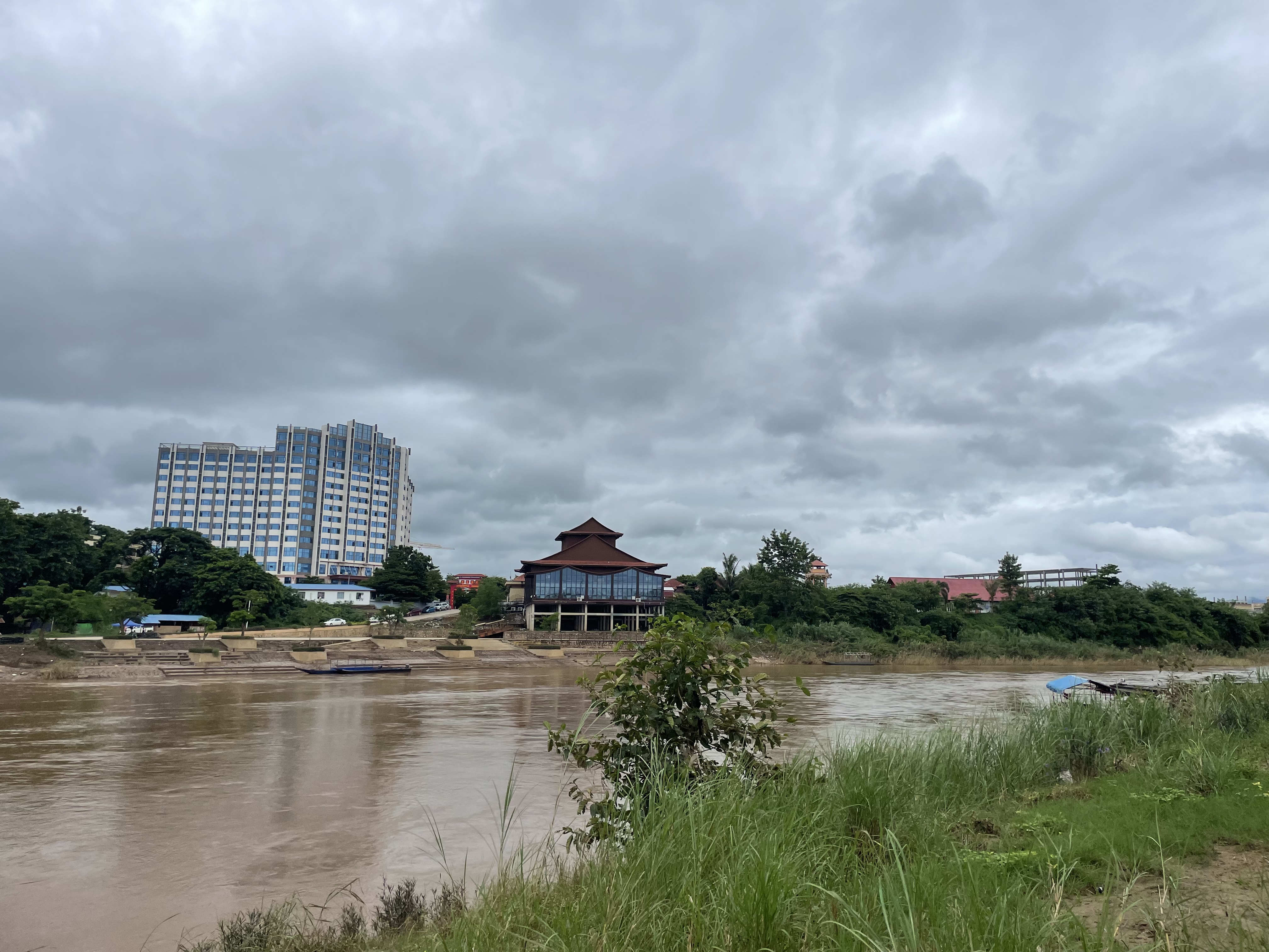 FBI称东南亚诈骗园区关联跨国犯罪集团,加密货币诈骗与人口贩运成重点
