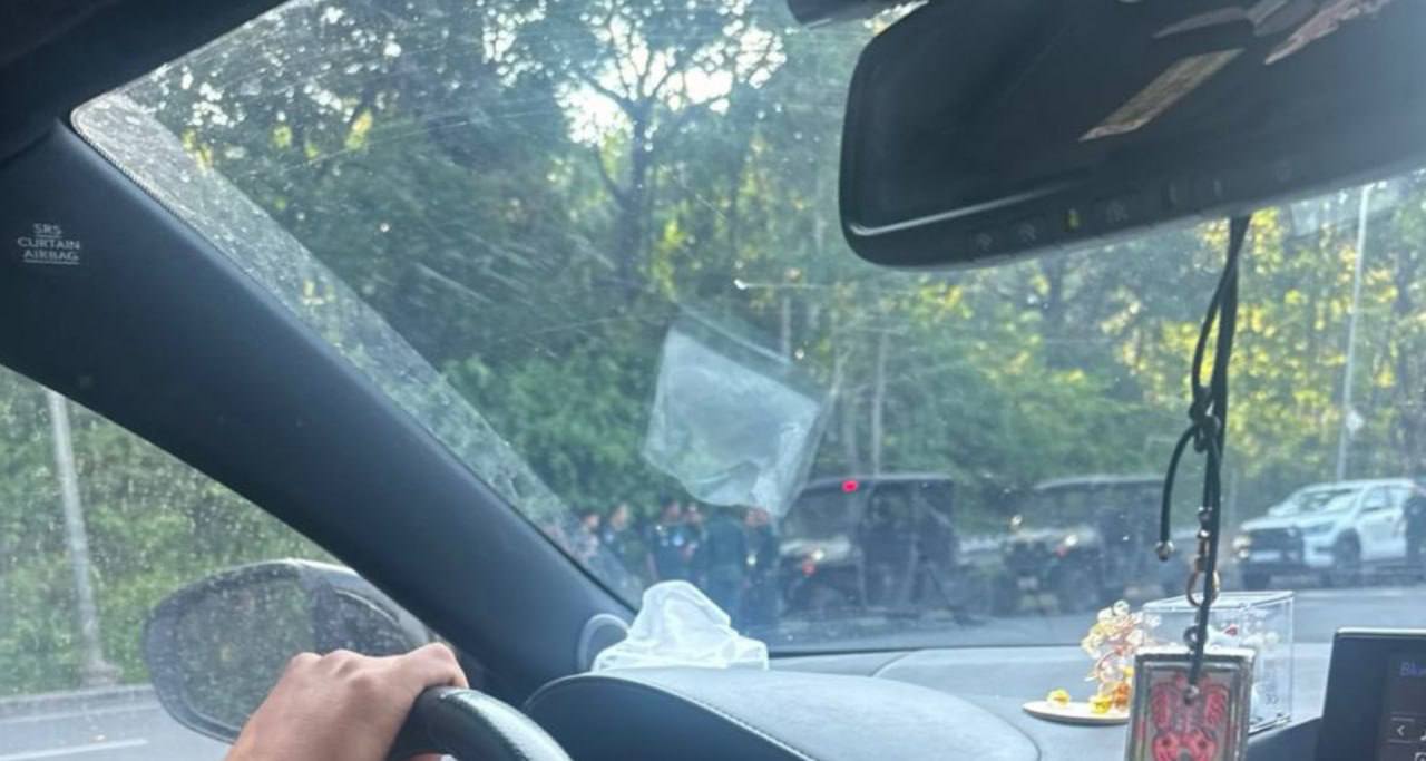 🎥曝光:#柬埔寨 #西港 #猴子山 那里有10几个宪兵 附近就是9号公馆 自由女神和凯旋 宪兵不知道要在这里做什么 在附近的兄弟注意了