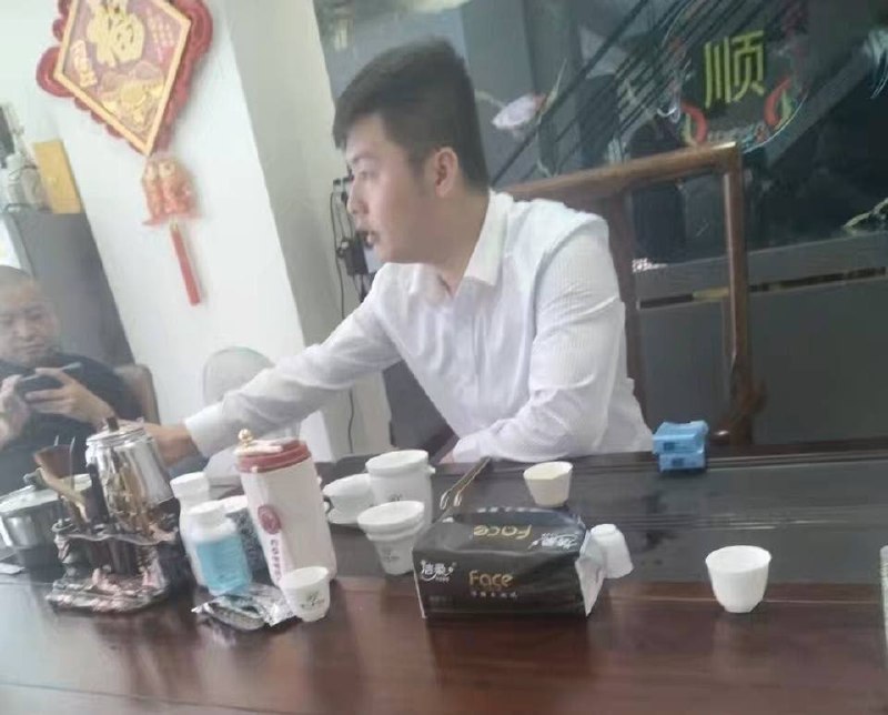 🎥曝光:首先草你妈 塞林木鸡掰 终于把你调查清楚了 你护照出来的 在波哥山二期叫 #金顺 在缅北叫 #火山 进入你的办公室 我们4个人的赔付120万U 是欠你妈你祖祖的命了吗 你...