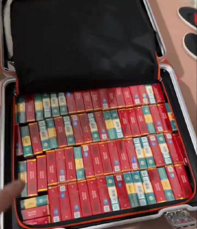 🎥曝光:#斯里兰卡 兄弟们听说斯里兰卡买不到烟 最多能带多少啊 我带这点没事吧