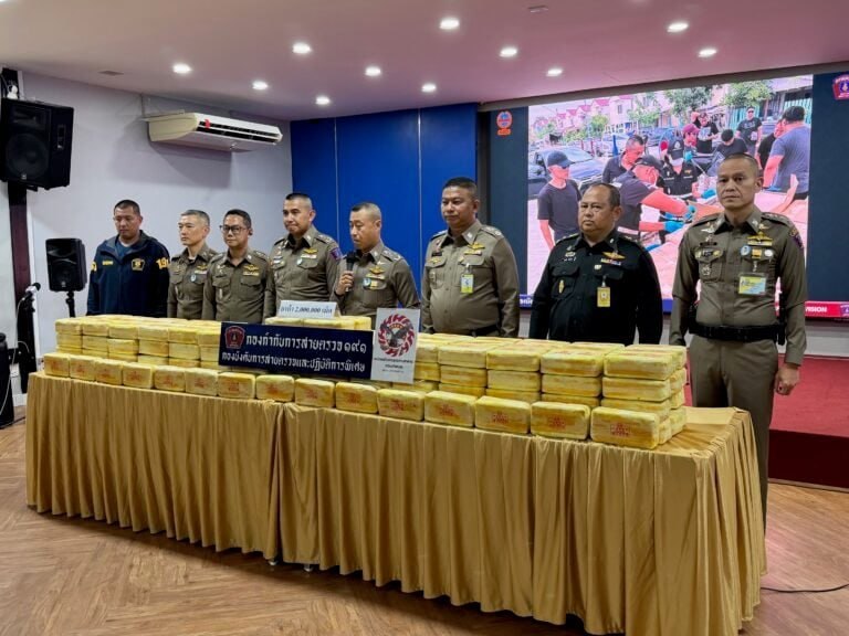 泰国新闻 【191警局捣毁“蚂蚁帮”毒品网络!缴获200万粒疯药 查封资产超6100万铢】