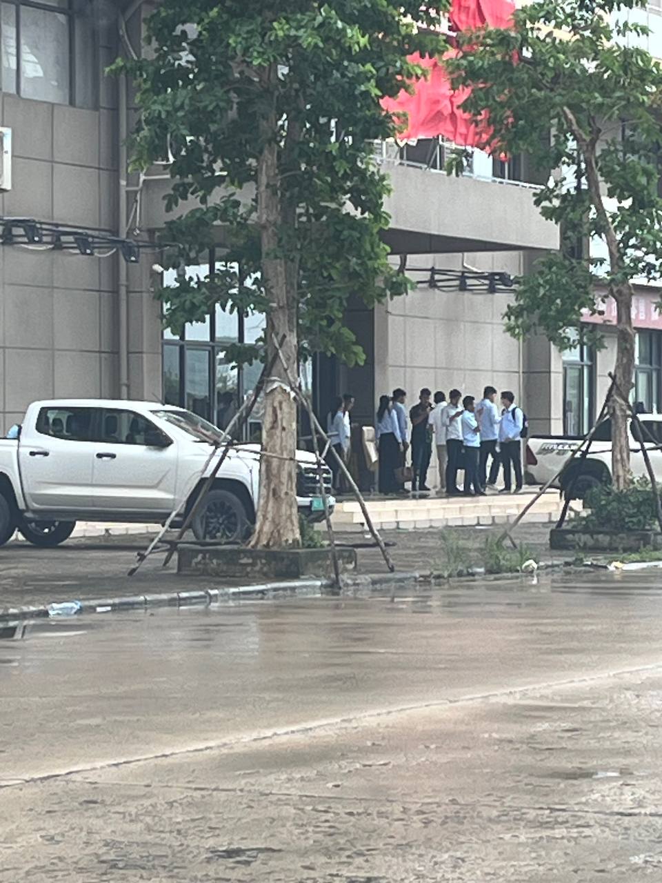 网友投稿:西港中国城有很多警察在检查,在那边的兄弟要注意了。