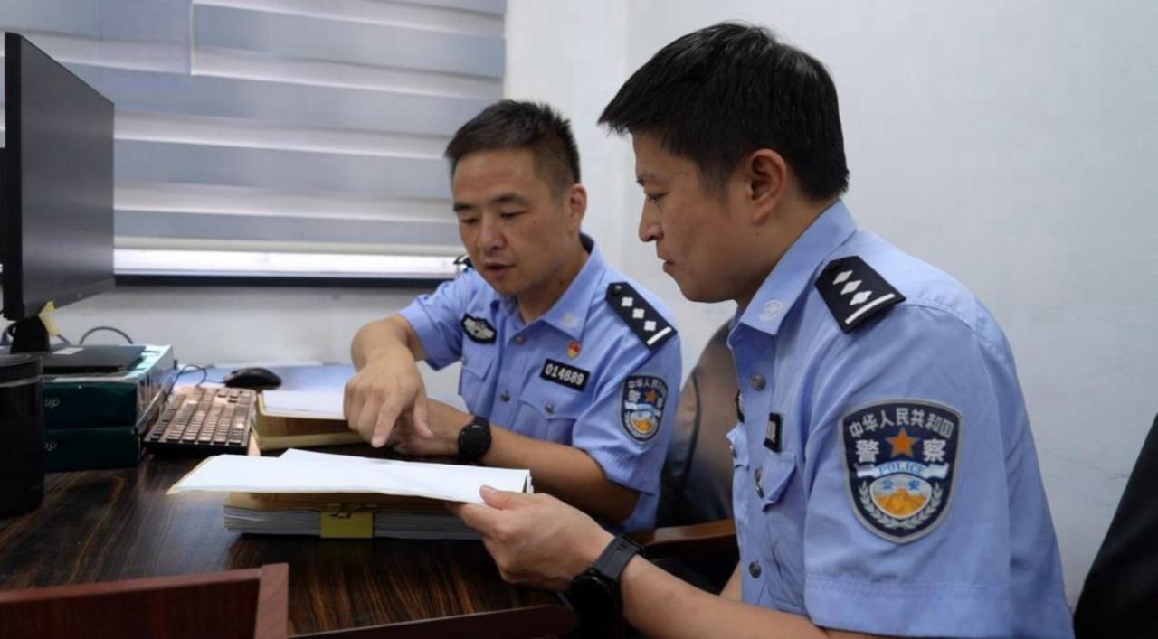 国内资讯:上海浦东警方捣毁“杀猪盘”电信网络诈骗团伙 50人落网!