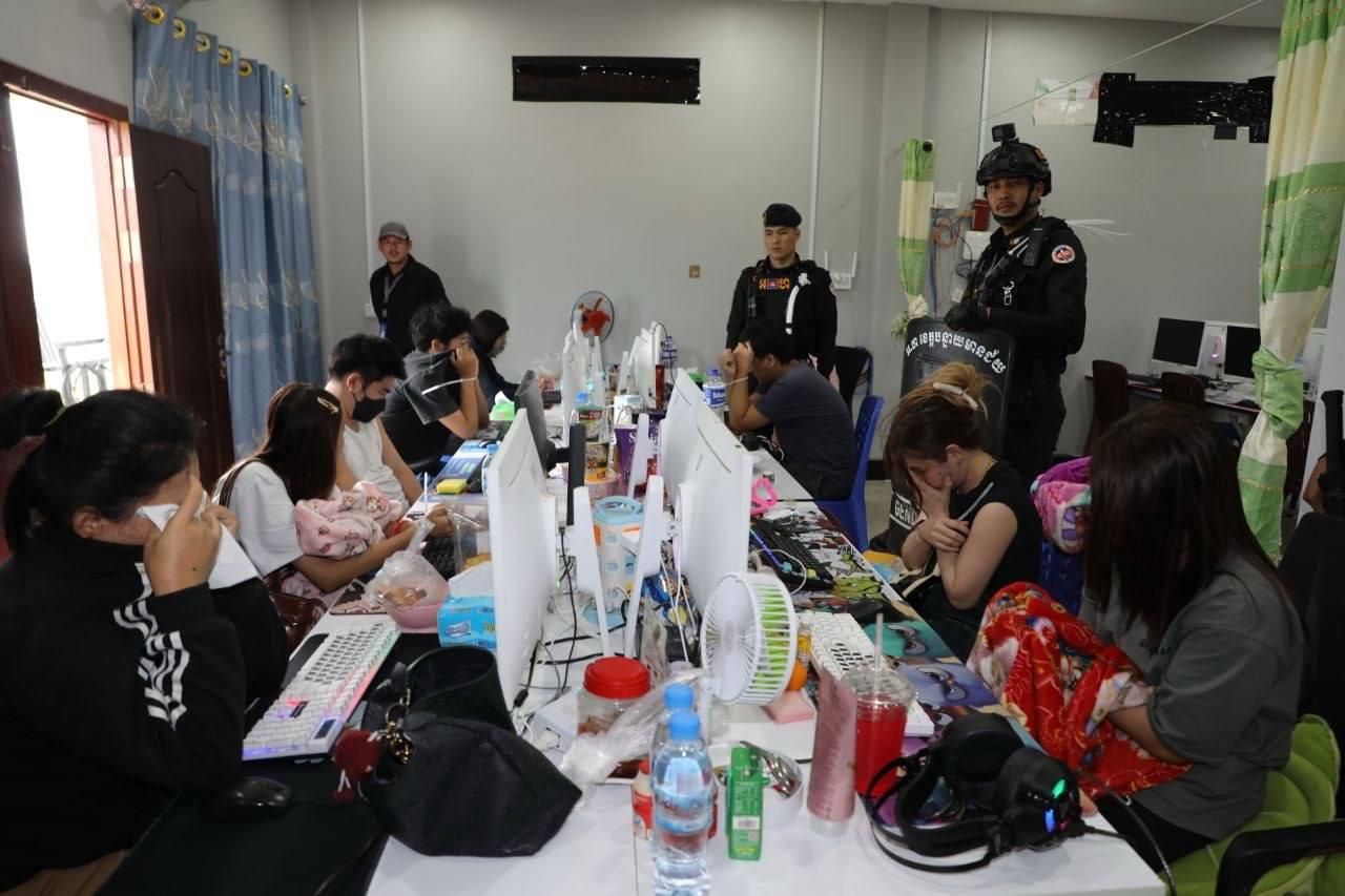 波贝突袭3处涉诈窝点 查获涉案人员