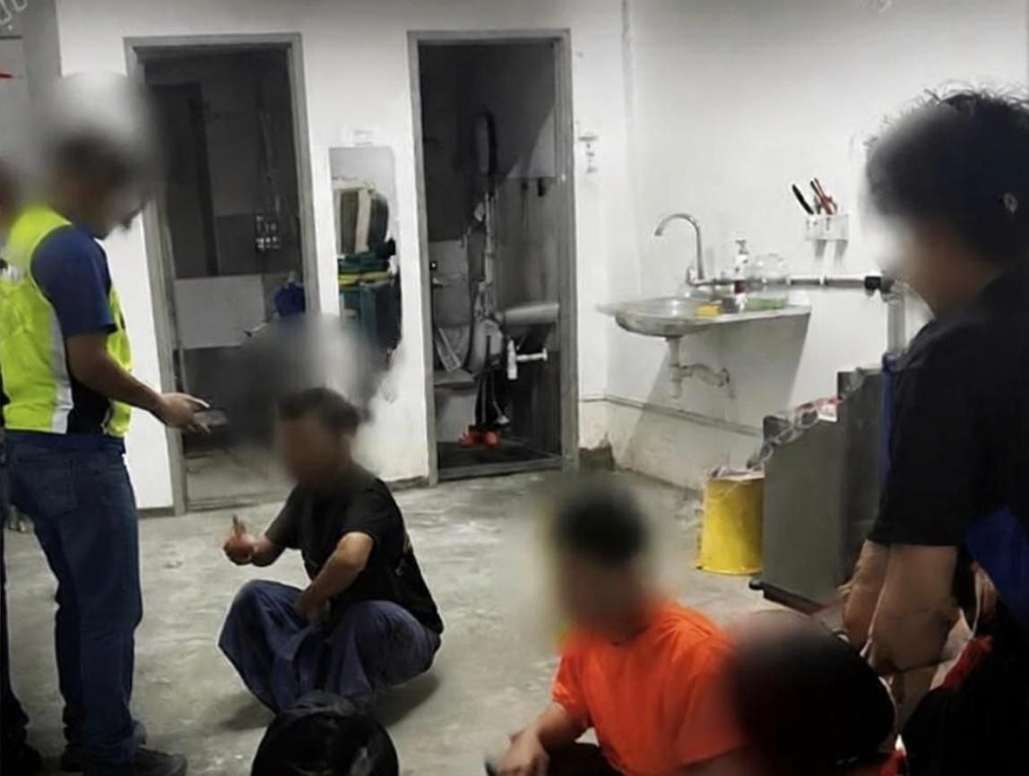 马来西亚资讯:柔佛突查“黑户窝点”!50名外籍人士被抓,有人钻床底躲避