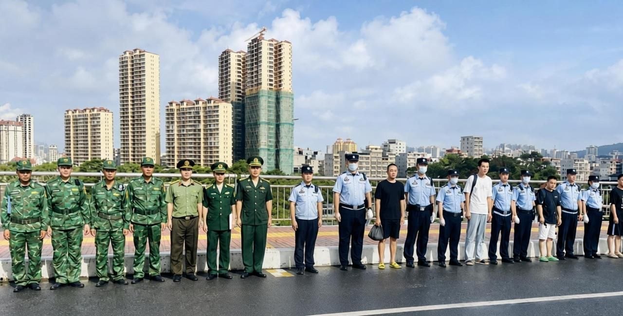 越南资讯:5名中国人非法入境越南被遣返!芒街口岸移交中方