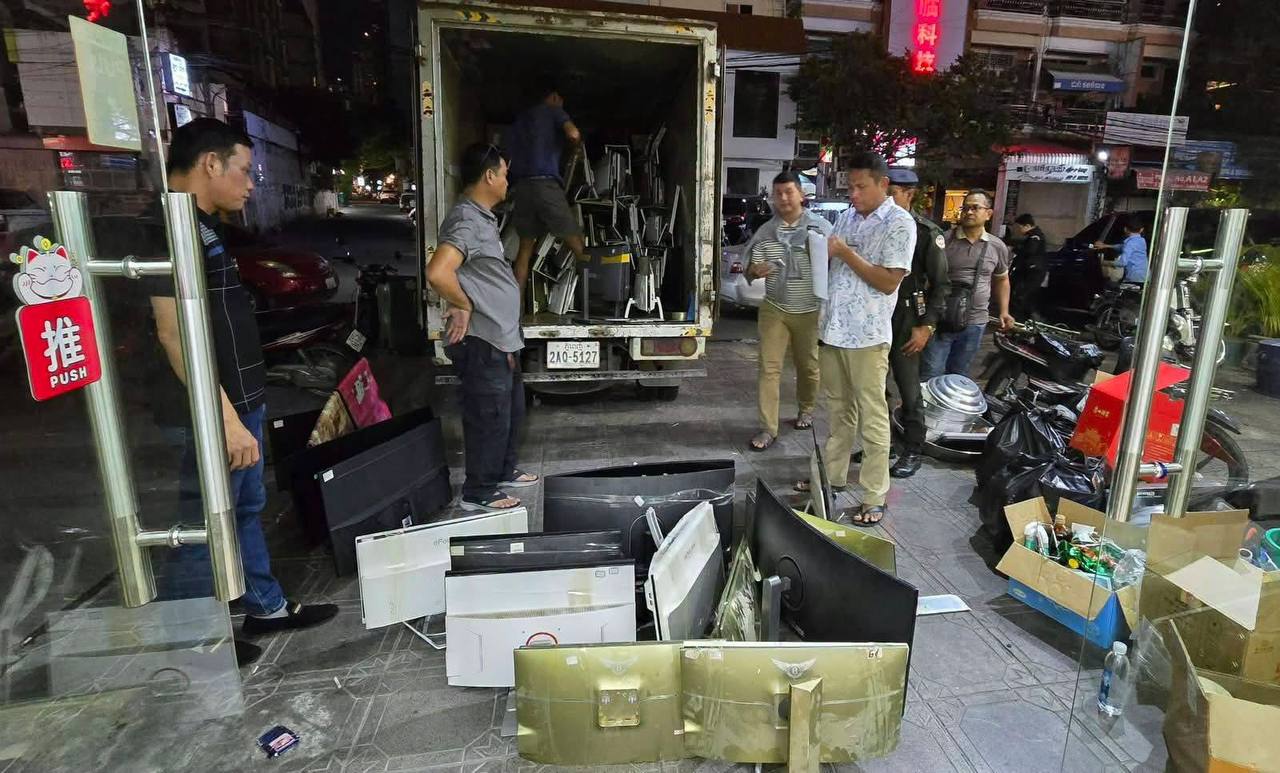 柬埔寨经营手机电脑要注意!1名中国人被带走调查,6名柬籍员工接受教育