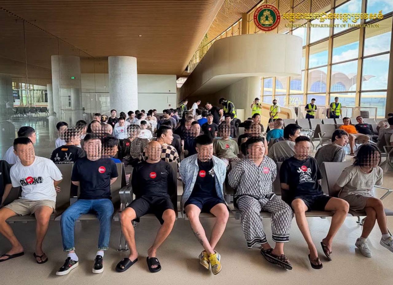 柬埔寨再遣返329名中国籍犯案人员