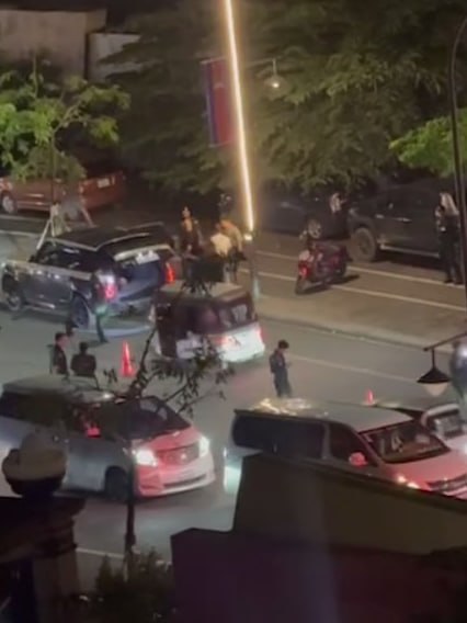 群友反馈:🇰🇭西港星汇现在有好多宪兵查车查证件,特别是星汇出口,附近的兄弟们注意了。