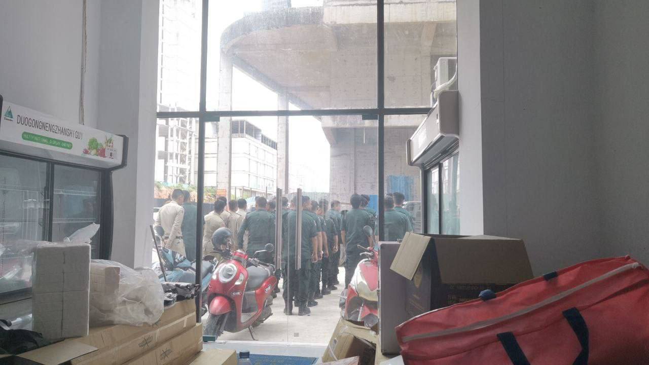 网友反馈:西港闽南国际大酒店的检查还在持续,被重点关照了。