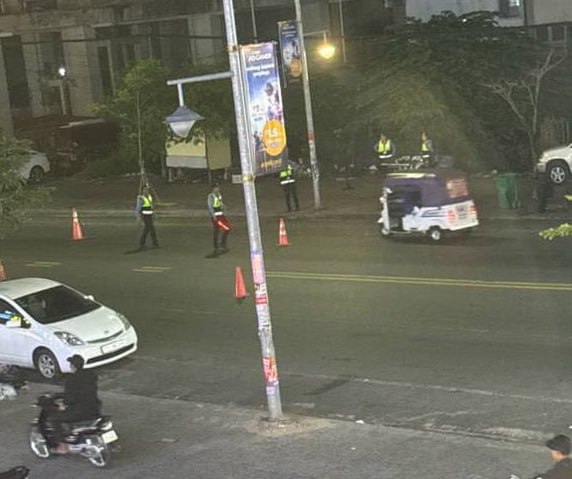 群友反馈:西港博莱后门开始查护照了,查违禁品,出门的兄弟们注意了。