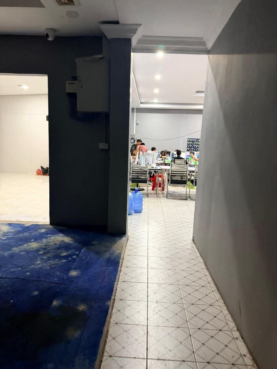 波贝诈骗窝点人去楼空,40余名外籍人员被困护照遭扣押