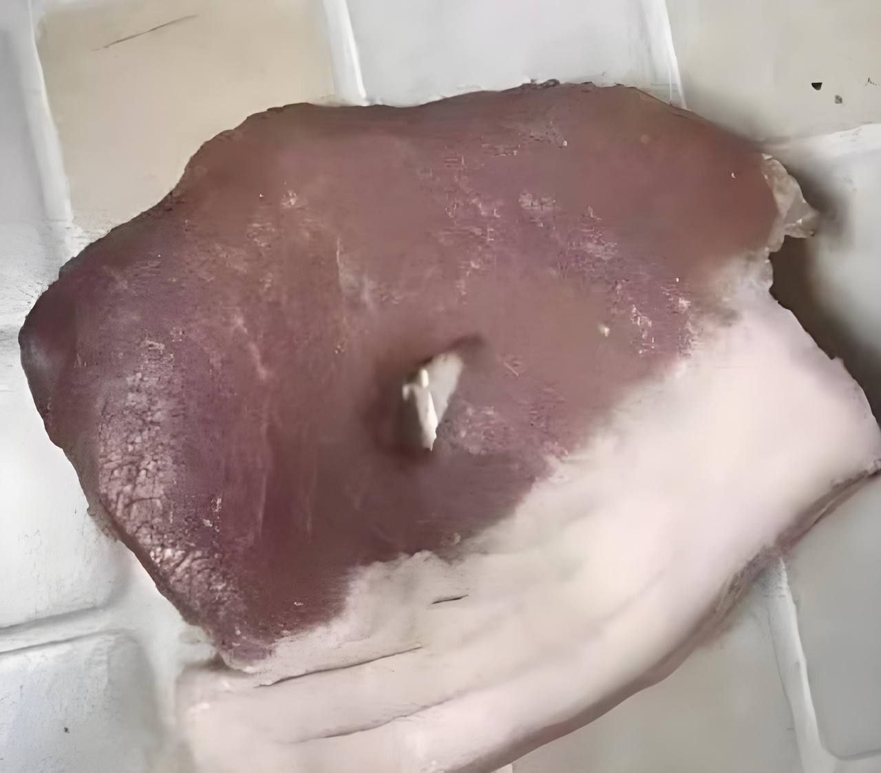 网友投稿:东南亚都兄弟们,真心奉劝大家出来外面一定不要忘记自己的初心,自己是出来干什么的,东南亚虽然法律约束没有国内那么严,但是也要知道底线在哪里,千万不要碰D品,要控制自己。