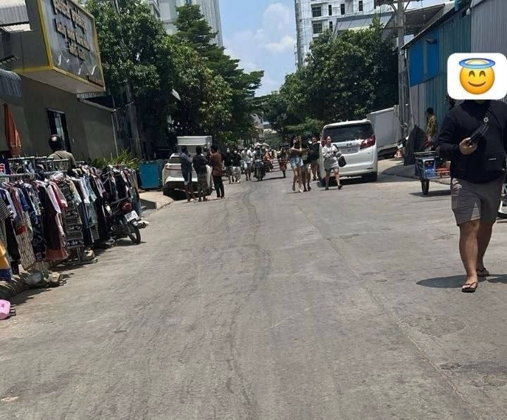 最新消息:🇰🇭波贝市林达酒店区域发现诈骗分子,酒店内的诈骗分子在警方到达前,就已迅速逃离现场