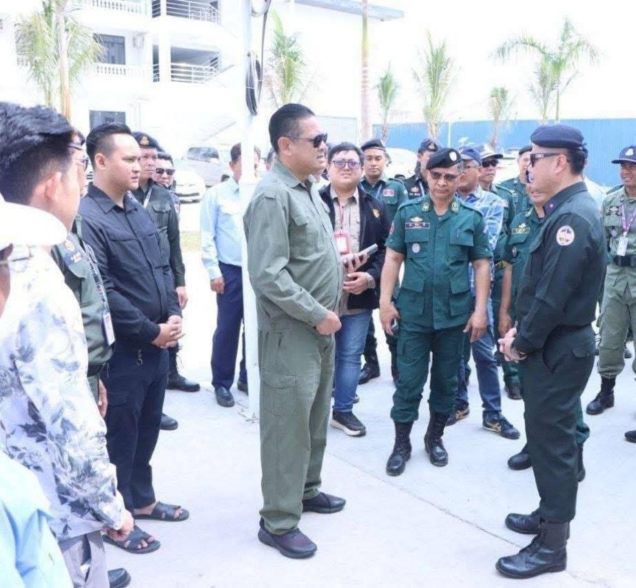 最新消息:🇰🇭特本克蒙省今天展开打击电诈行动,对此省几处疑似涉诈地点进行检查,抓捕数人。
