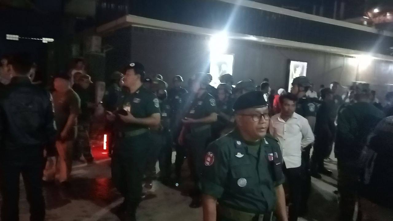 网友反馈:今晚木牌宪兵集结完毕准备去炸街,兄弟伙们注意些。