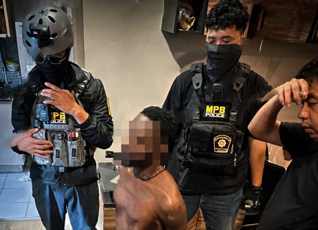 泰国资讯:豪华公寓捣毁尼日利亚“爱情杀猪盘”!6人签证逾期落网,专盯老年女性行骗