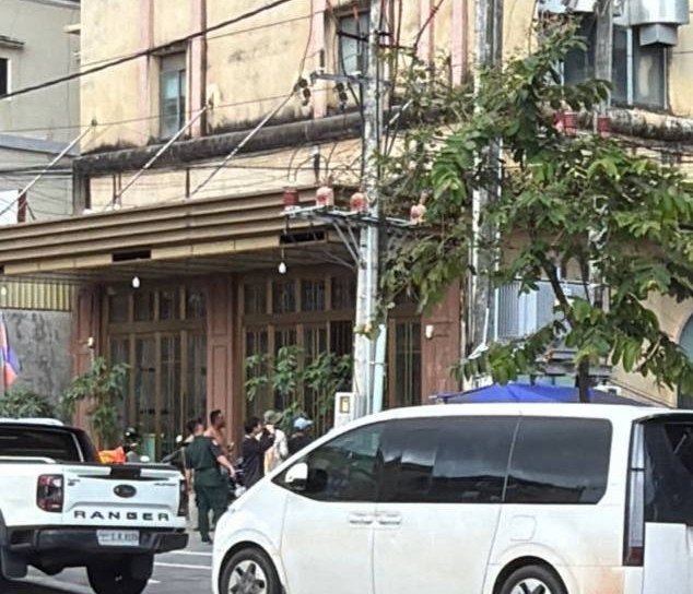 群友反馈:双狮名门酒店被宪兵包围了。