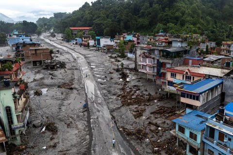 尼泊尔—西藏边境洪灾死亡人数升至750人,3044人失踪