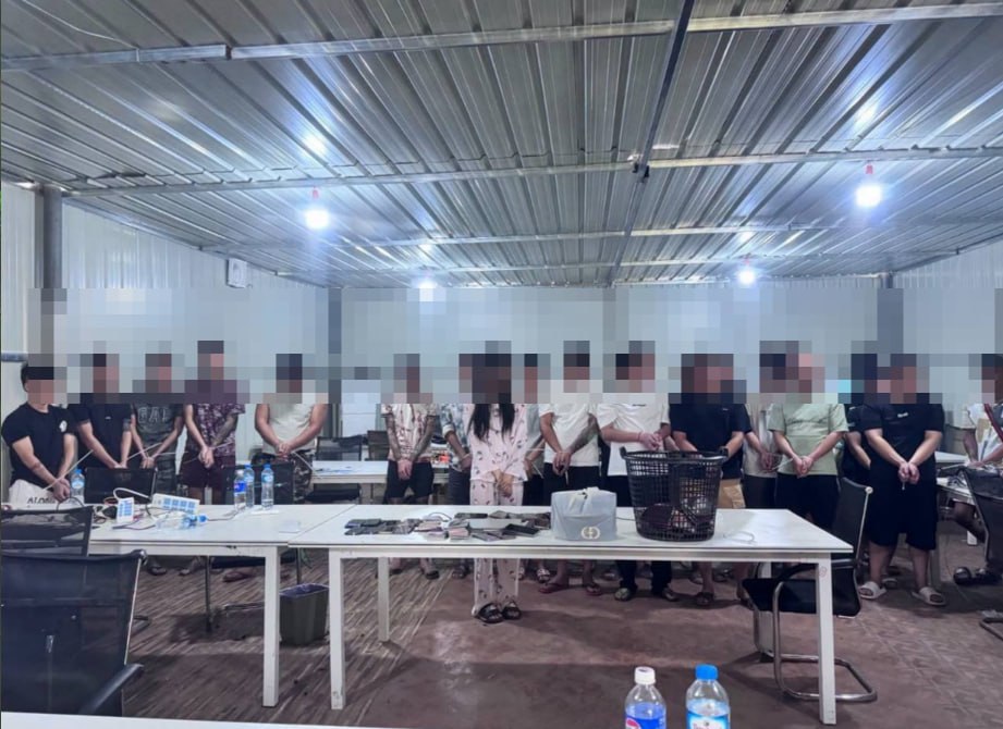 老挝资讯:乌多姆赛省捣毁3处涉赌诈窝点,抓获52名嫌疑人(含25名中国籍)