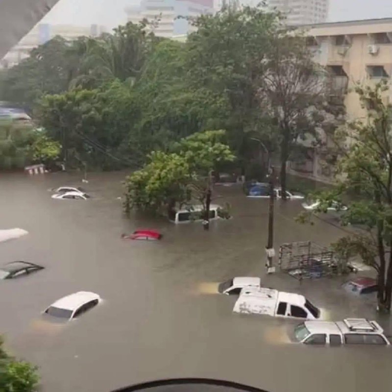 🇹🇭曼谷的洪水,有点大...