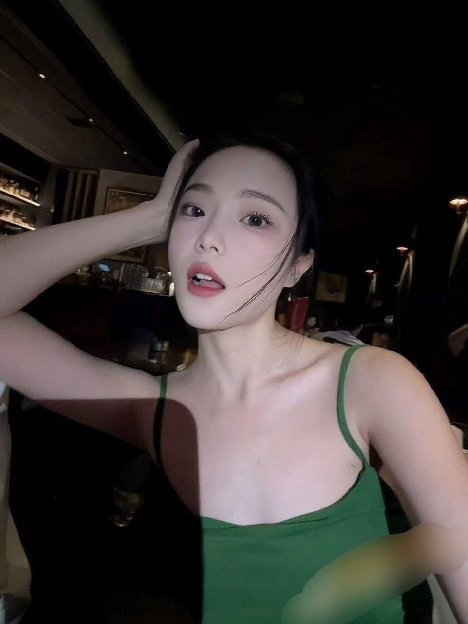 西安音乐学院宋昕宸武媚娘COS写真正常发布,却被流量黑产恶意编造“金主大战”低俗谣言