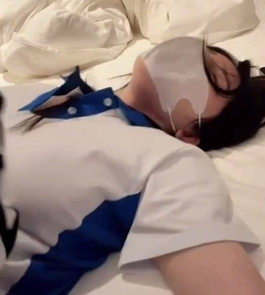 抖音网红小小t最新私密内容流传,甜美可爱形象的她私下尺度较大互动视频流出,与公开人设形成明显反差。
