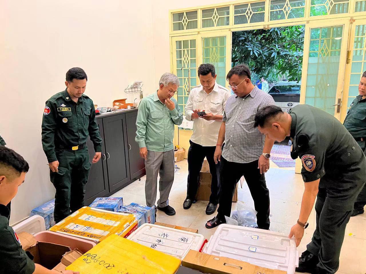 金边14区联合大排查 捣毁两处电诈窝点逮捕3人