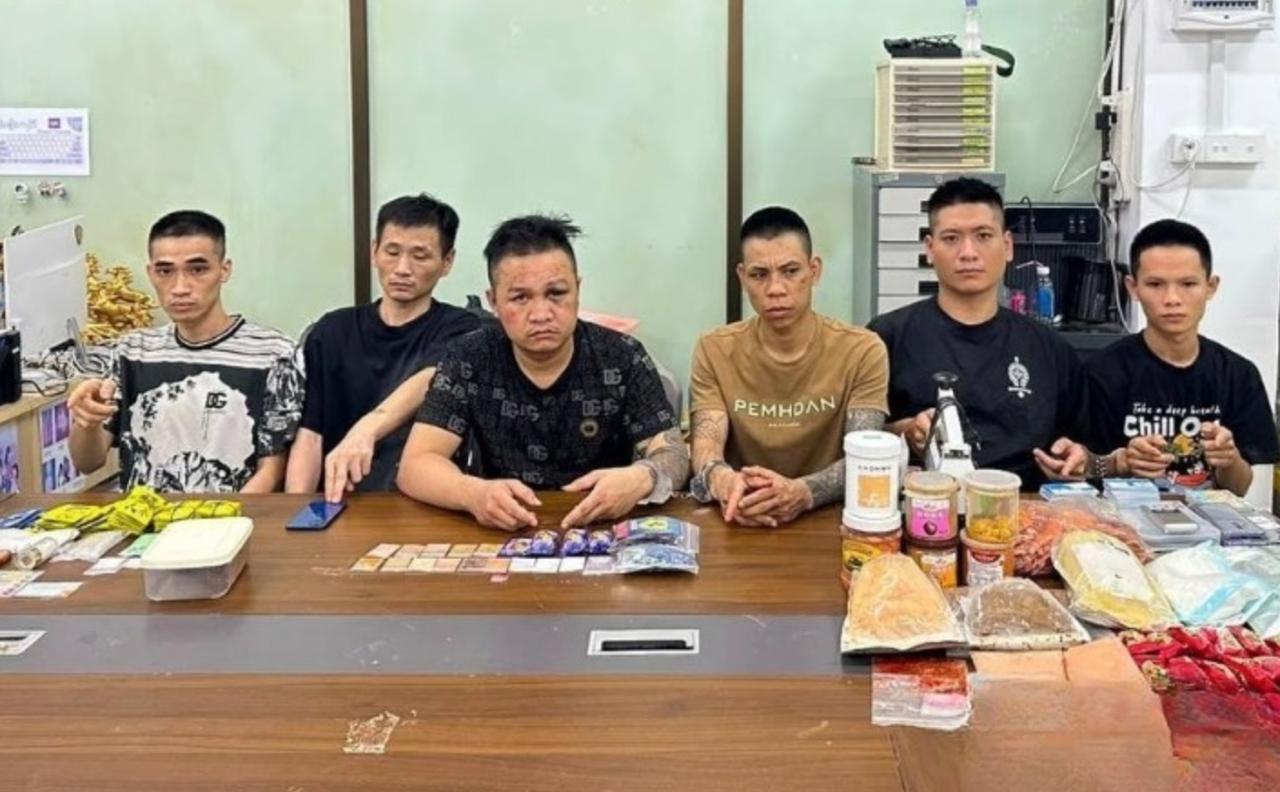 西港警方查获逾5公斤毒品及化学品,6名外籍嫌犯或面临终身监禁