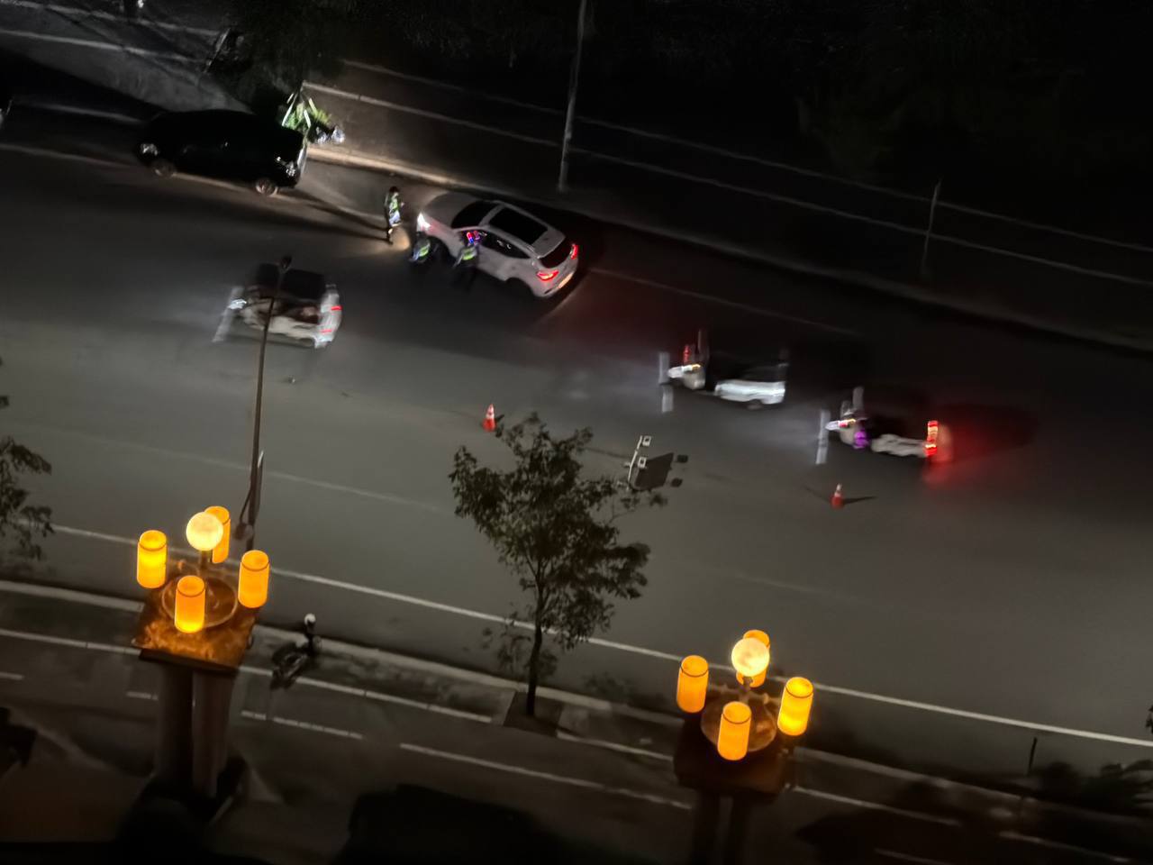 网友提醒:西港星汇出口有警察查车、建议各位绕行