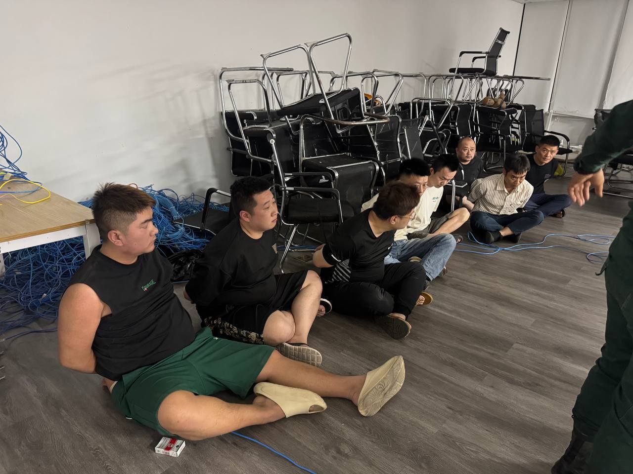 金一公寓突袭后续报道