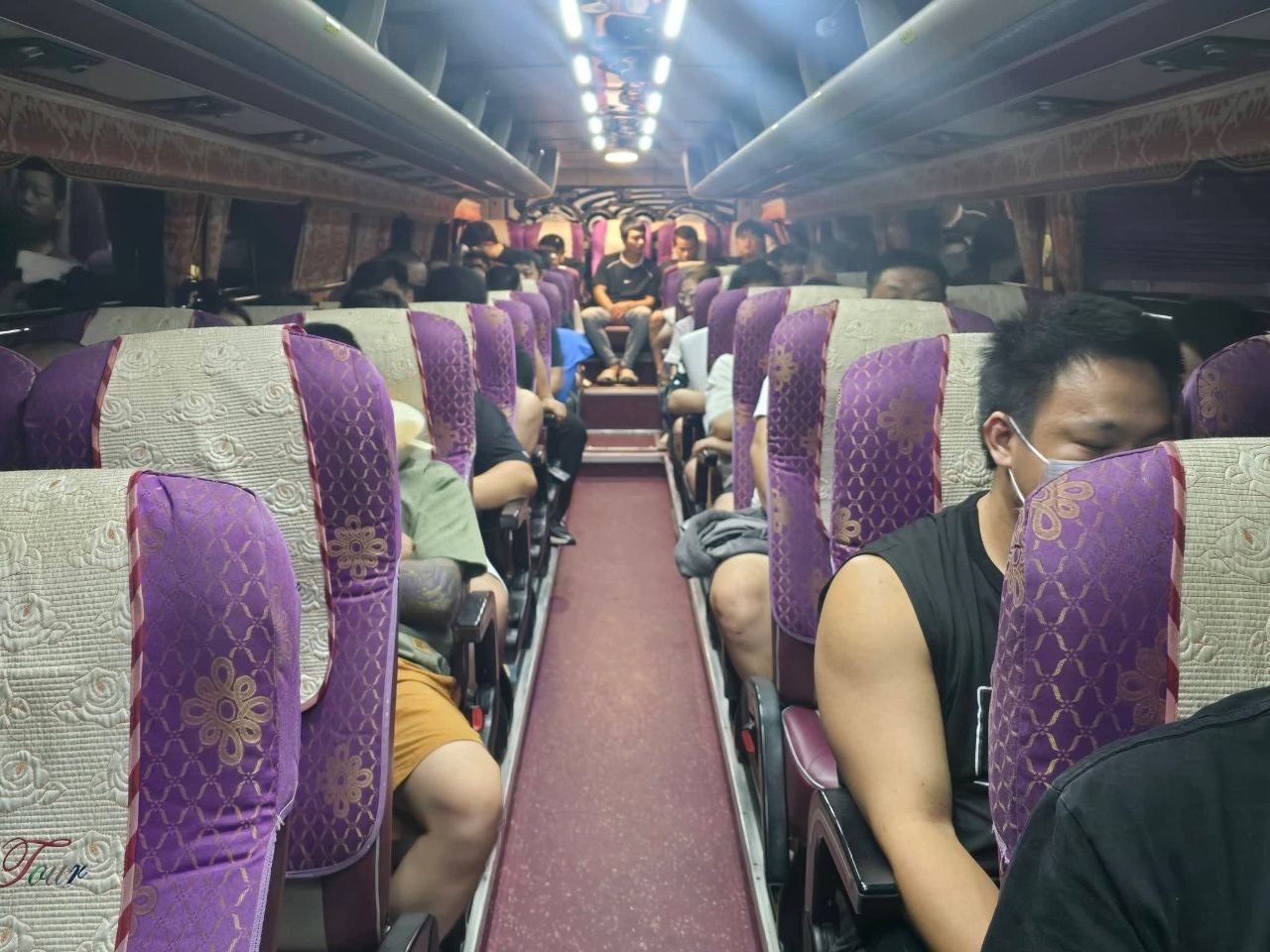 最新消息 昨天,🇰🇭戈公省又抓了10多个打野狗推,此次行动由多个部门联合执法打击.