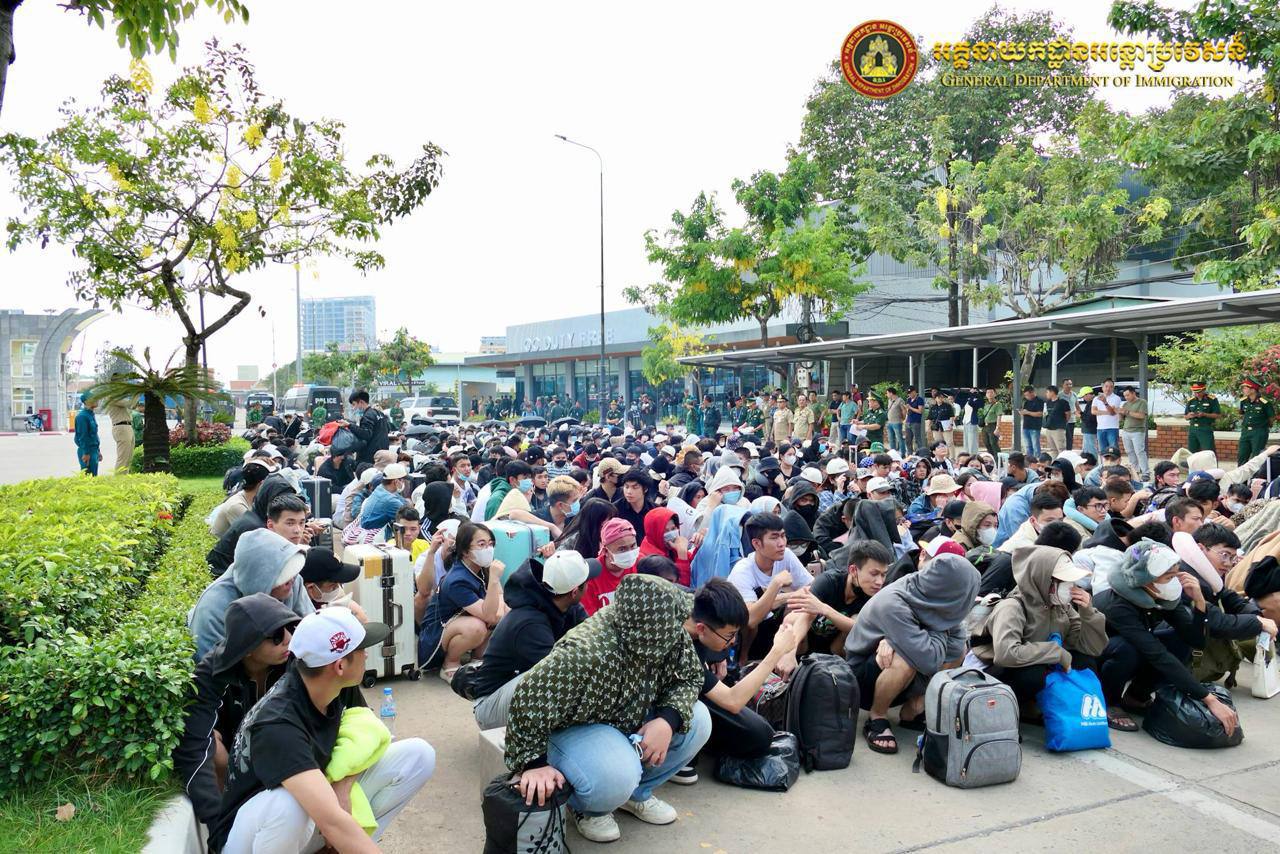 柬埔寨资讯 波贝玛莱县“鼎盛园区”被抓的776名越南人,遣返!