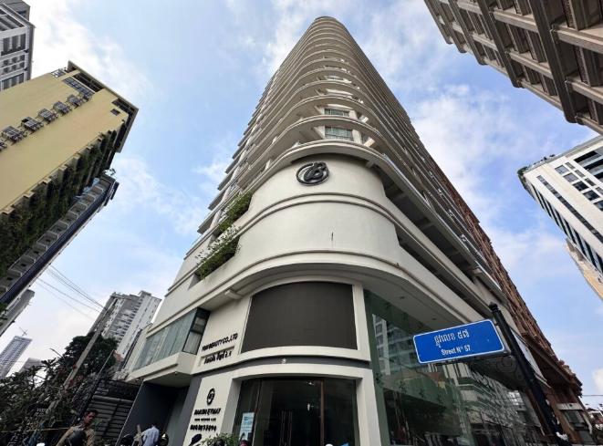 金边水净华区公寓坠楼案:外籍男子清晨被发现身亡