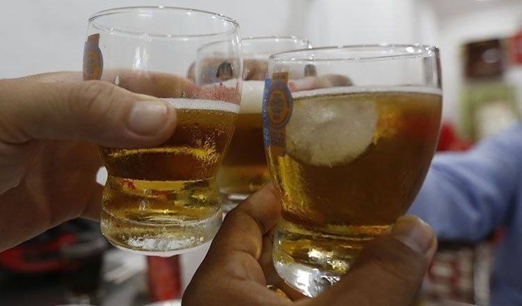 洪玛耐首相要求加强柬新年期间酒驾管控