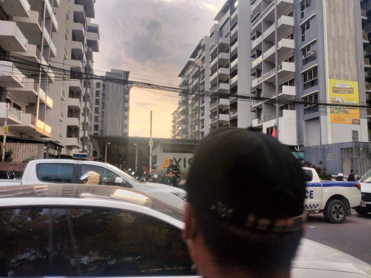 群友爆料:刚刚金边 Axis Residence 大楼突袭检查,证件齐全的没事。