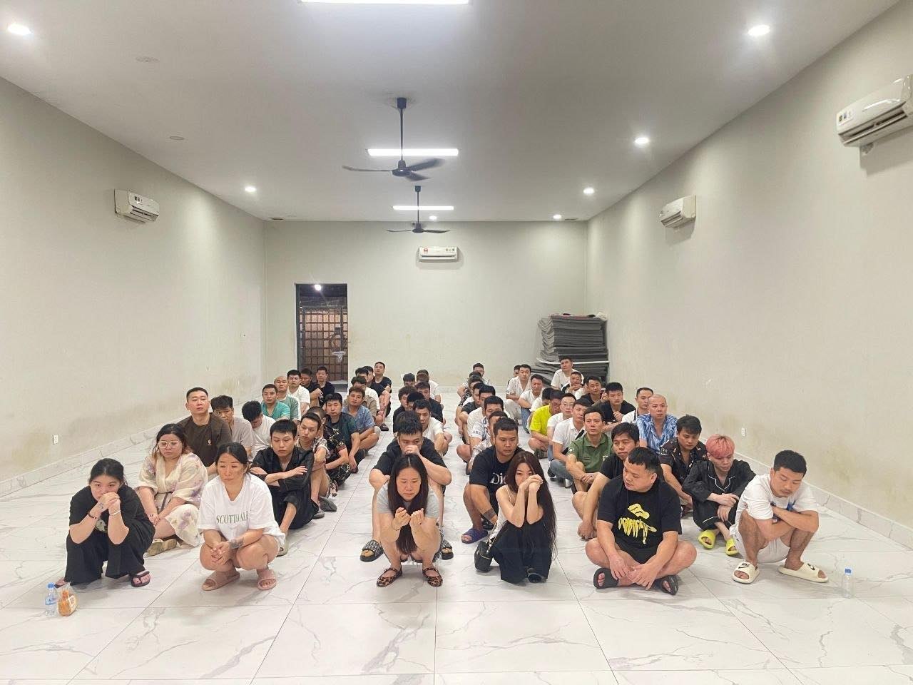 柬埔寨新闻 金边突袭!太子广场104名外国人落网,柬埔寨警方猛扫“诈骗大楼”
