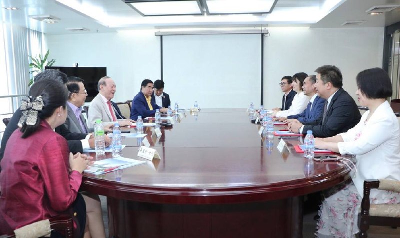 南京职院代表团访柬华理事总会 敲定职教及无人机产业合作