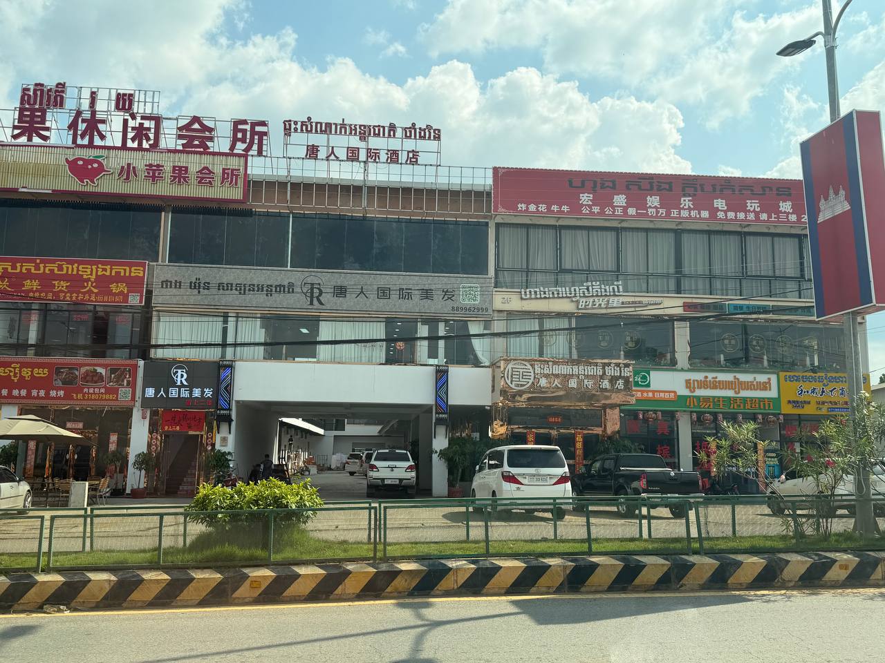 群友爆料:拜林小苹果洪波,真实姓名:谭波。家庭地址:四川仁寿县。
