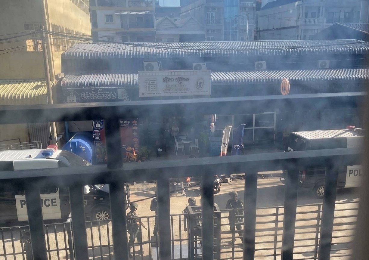最新消息:波贝又开始了检查,到处都是警察,周边的道路基本封锁了。