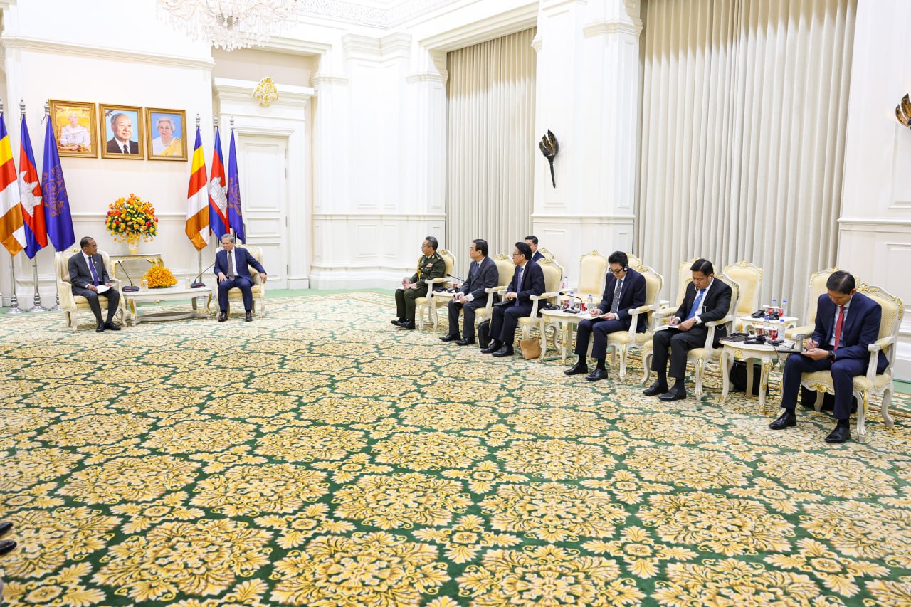 柬埔寨首相洪玛奈会见马来西亚国防部长